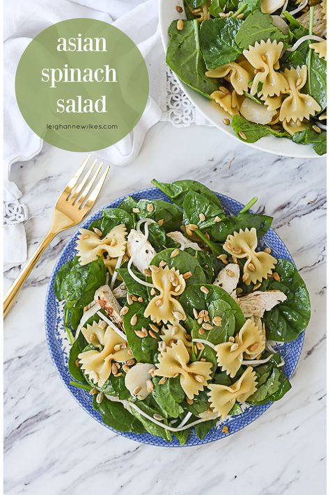 Asian Spinach Salad Is Perfect Served As A Main Dish Or As A Side Salad. It’s Easy To Prepare Ahead And Just Toss Right Before Serving. Teriyaki Dressing, Pasta Salad With Spinach, Pasta Spinach, Summer Pasta Salad Recipes, Pasta Salad With Tortellini, Resep Salad, Easy Pasta Salad Recipe, Cold Pasta, Pasta Salad Italian