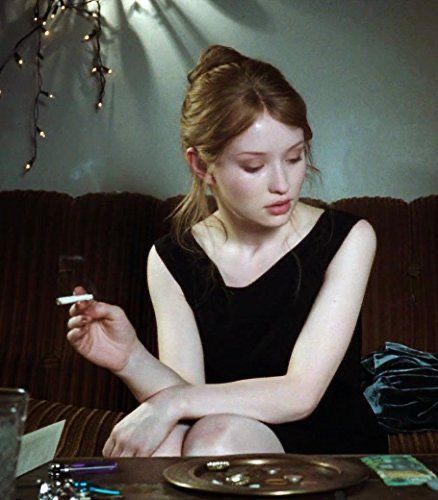 Emily Browning Sleeping Beauty, Emily Jane Browning, Vampire Princess, Emily Browning, Nicola Peltz, Parisienne Chic, روتين العناية بالبشرة, Sylvia Plath, French Girl