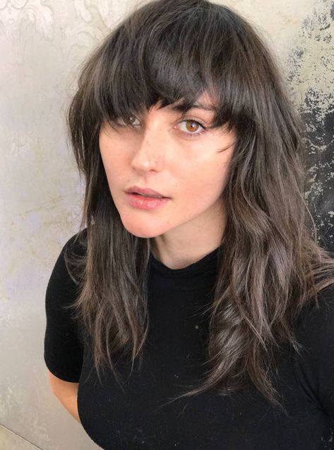 Popular International Hair Trends And Haircuts 2019 European Hairstyles, Wolf Cut, Hair Trends, Long Hair, Bangs, A Woman, Hairstyles, Wall, Hair