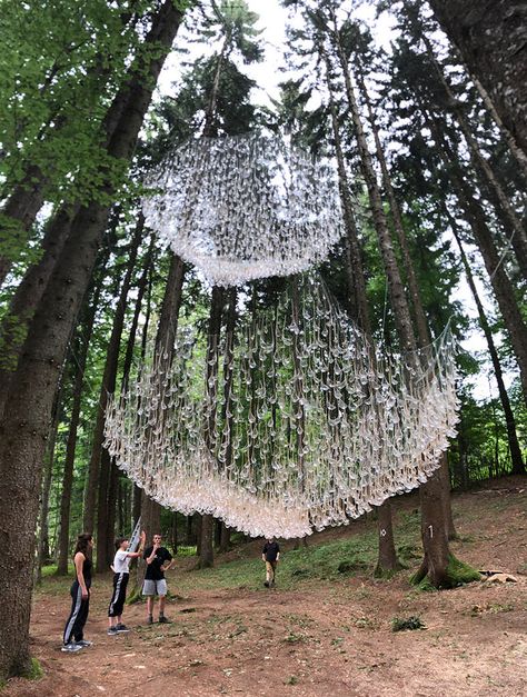 Rainwater 'Chandelier' Installation Can Collect Up To 800 Pounds Of Water Chandelier Installation, Outdoor Chandelier, Tree Canopy, Water Collection, Garden Art Sculptures Diy, Rain Water Collection, Garden Art Projects, Garden Art Crafts, Water Art