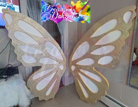 Invitation Debut, Butterfly Wings Diy, Diy Backdrop Stand, Butterfly Birthday Theme, Giant Butterfly, Butterfly Family, Butterfly Project, Diy Wings, Diwali Decorations At Home