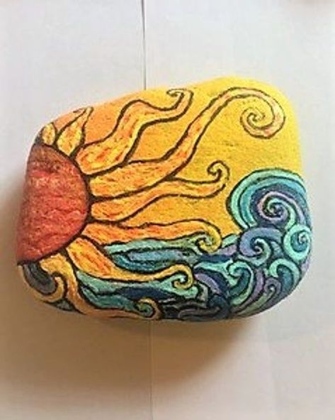 Painted Rocks Craft, Painted Rocks Diy, Rock Painting Ideas Easy, Rock Painting Patterns, Painted Stone, Hand Painted Stones, Paint Rock, Rock Painting Designs, Rock Painting Art