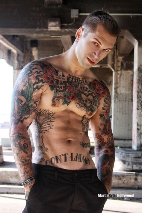 Alex Minsky Lots Of Tattoos, Laugh Tattoo, Man With Tattoos, Tatted Men, Boy Tattoos, Inked Men, The Perfect Guy, Beautiful Tattoos, Tattoos For Guys