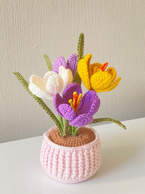 Crochet Flowers Pot, Crochet Potted Plants, Crochet Flower Pots Free Pattern, Crochet Flower In Pot, Flower Pot Crochet, Crochet Flower Pot, Bouquet Crochet, Beau Crochet, Crochet Pot