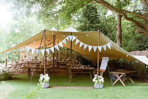 Festoon Lights Bunting Laid Back Summer Garden Party Wedding Stretch Tent http://joemallenphotography.co.uk/ Summer Garden Party Wedding, Decoration Buffet, Party Seating, Garden String Lights, English Summer, Garden Party Decorations, Summer Garden Party, Wedding Cake Rustic, Whimsical Wonderland Weddings