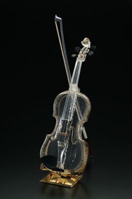 Glass Violin, Violin Art, Violin Design, Instruments Art, Electric Violin, Musical Art, String Instruments, Glass Sculpture, Music Stuff