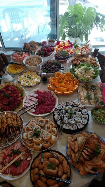 Iftar Party Ideas, Iftar Party Food, Ideas Food Party, Iftar Ideas, Food Buffet, Japanese New Year, Food Catering, Catering Ideas Food, Party Food Buffet