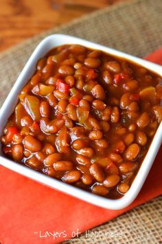 The BEST baked beans ever: Crockpot Vegetarian Baked Beans - caramelized, sweet, and savory baked beans... These arE truly the best baked beans ever! Beans Crockpot, The Best Baked Beans, Crockpot Vegetarian, Vegetarian Baked Beans, Best Baked Beans, Crockpot Spaghetti, Beans In Crockpot, Barbecue Side Dishes, Baked Bean Recipes