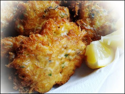 Clam Fritters Recipe New England, Clam Fritters, Razor Clam Fritters Recipe, Clam Fritters Recipe, Clam Cakes, Fried Clams, Clam Recipes, Shellfish Recipes, Fritter Recipes