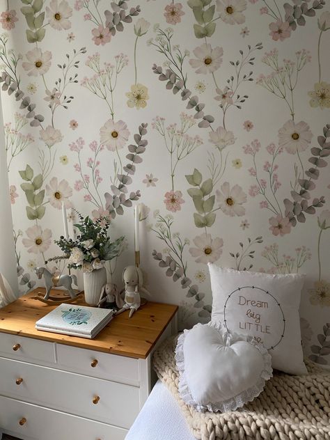 Wallpaper Scandinavian, Floral Wallpaper Nursery, Wallpaper Temporary, Blog Wallpaper, Watercolor Floral Wallpaper, Floor Graphics, Scandinavian Wallpaper, Wallpaper Walls Decor, Temporary Wallpaper