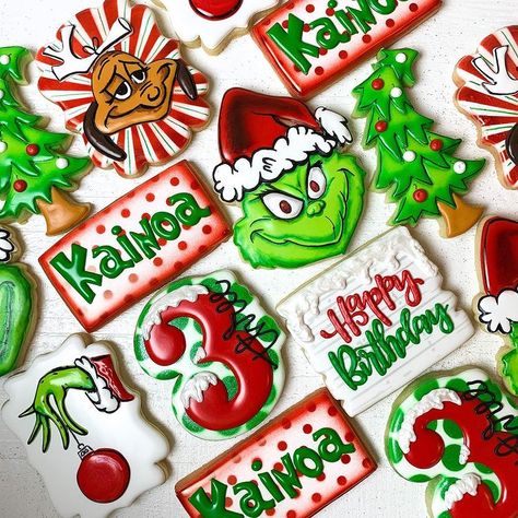 Grinch Birthday Cookies🎄✨ I am in love with these cookies. . All stencil patterns are @killerzebras . . . . . . . . . . . . . #cookies… Grinch Birthday Cookies, Grinch Birthday, Grinch Cake, Watercolor Cookies, Christmas Sugar Cookies Decorated, Grinch Cookies, First Birthday Cookies, Cookie Cake Birthday, Grinch Christmas Decorations