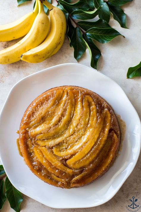 Caramelized Banana Upside-Down Cake Coconut Upside Down Cake, Hero Recipes, Yiddish Proverb, Banana Upside Down Cake, Cake Recipes Uk, Baking Lessons, Banana Bread Cake, Caramelized Banana, Recipes Banana