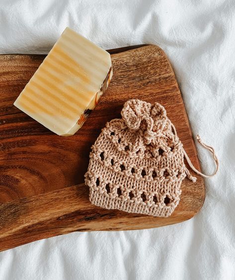 Knitted Soap Saver – Free Pattern | Kneedles & Life Soap Sack, Knit Headband Pattern, Crochet Chain, Beginner Knitting Patterns, Easy Crochet Patterns Free, Cowl Knitting Pattern, Beginner Crochet Projects, Quick Knits, Soap Saver