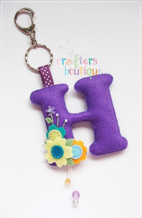 H Letter Images, Felt Keyring, Felt Name Banner, Felt Keychain, Felt Letters, Felt Pattern, Letter H, Craft Show Ideas, Felt Fabric