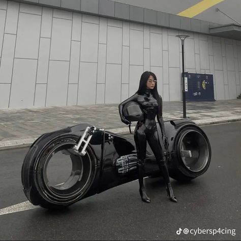 Tron Bike, Look Gatsby, Spy Outfit, Motorcycle Aesthetic, Biker Aesthetic, Futuristic Motorcycle, Pretty Bike, Image Swag, Cyberpunk Aesthetic