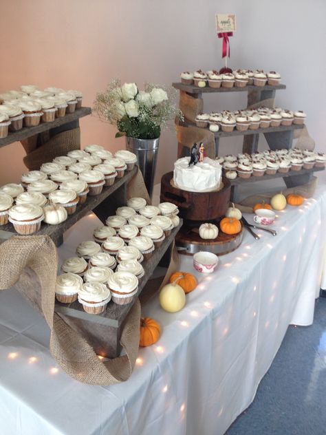 Fall cupcake wedding DIY ladder display Diy Wedding Cake Table, Diy Wedding Cupcakes, Wedding Cupcake Display, Cupcake Stand Wedding, Wedding Cake Display, Fall Cupcakes, Diy Wedding Cake, Cupcake Stands, Wedding Cake Table