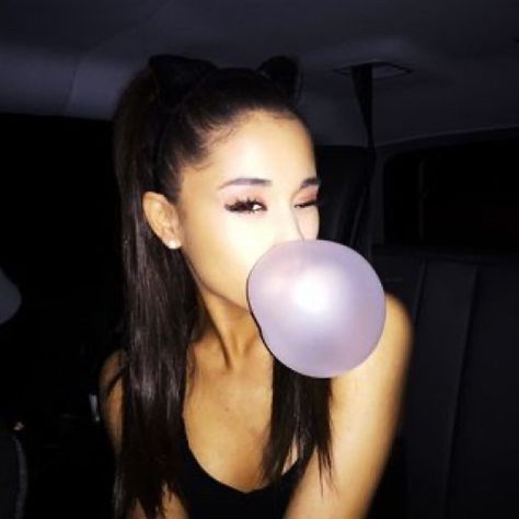 L A B E L L A Ariana Grande 2015, Ariana Grande Icons, Chain Messages, Ariana Instagram, Ariana Grande Dangerous Woman, Instagram Names, Profile Pictures Instagram, Dangerous Woman, American Singers