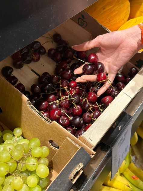 #fruit #cherries #cherry #italy #paris #fleamarket #aesthetic #itgirl #cleangirlaesthetic Italy Aesthetic, Flea Market, Grocery Store, Greece, Cherry, Paris, Italy, Fruit