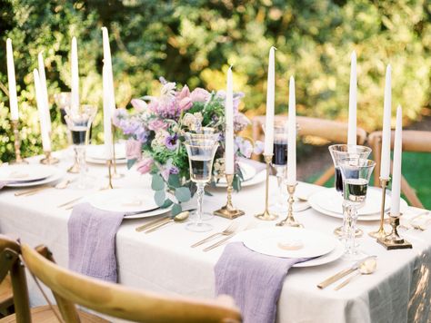 Lavender linens + gold table decor: http://www.stylemepretty.com/virginia-weddings/leesburg/2016/05/30/wine-crepes-and-lavender-all-things-french-live-in-this-provencal-wedding-inspiration/ | Photography:Alicia Lacey Photography - http://alicialaceyphotography.com/ Lilac Wedding Themes, French Country Wedding, Deco Champetre, Cottage Wedding, Wedding Table Linens, Lilac Wedding, Pastel Wedding, Wedding Color Palette, French Wedding