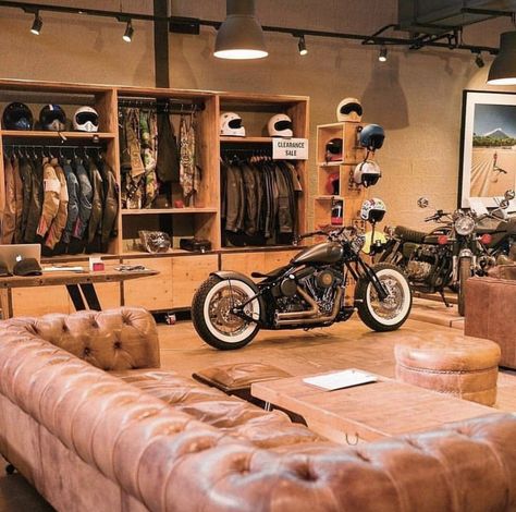 Motorcycle Living Room, Motorbike Showroom, Mudroom Dog Room, Motorcycle Display, Black Garage Doors, Yamaha Bobber, Garage Apartment Floor Plans, Garage Sale Tips, Man Garage