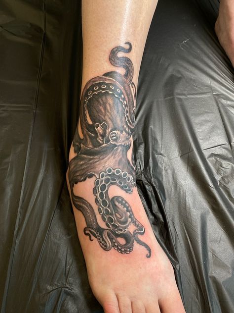 Octopus foot tattoo Octopus Tattoos Wrap Around Arm, Octopus Elbow Tattoo, Octopus Tattoo Wrapped Around Arm, Octopus On Arm Tattoo, Women’s Octopus Tattoo, Foot Tattoo, Mom Tattoos, Skull Tattoo, Tattoos