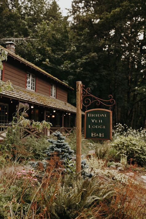 Oregon Woods Wedding, Wedding Venue Oregon, Bridal Veil Lakes Wedding Oregon, Oregon Wedding Venues Outdoors, Oregon Coast Wedding Venues, Small Town Wedding, Oregon Wedding Venues, Bridal Veil Lakes, Treehouse Wedding