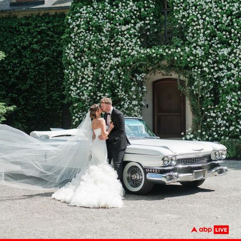 Eminem's daughter Hailie Jade married her long-time beau, Evan McClintock, on Saturday. 👰🏻‍♀️🤵🏻 #Eminem #HailieJade #EvanMcClintock #EntertainmentNews #ABPLive Hailie Jade, Eminems Daughter, Boho Bride, May 22, Eminem, Classic Car, Entertainment News, Classic Cars, Jade