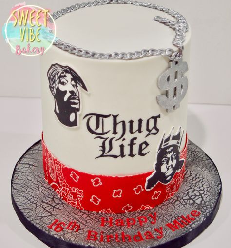 Thug life cake with Biggie (Notorious B.I.G.) and Tupac Hip Hop Themed Cake, Tupac Birthday Cake, Tupac Birthday Party, 2pac Cake, Hip Hop Cake Ideas, Tupac Cake, Rapper Cake, Gansta Party, Tupac Party