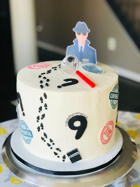 Sherlock Holmes Cake Ideas, Mystery Cake, Spy Cake, Book Cakes, Mystery Party, Cupcake Icing, Fondant Icing, 10th Birthday Parties, Novelty Cakes