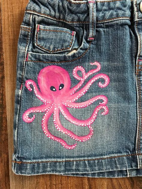 Outfit Painting, Painted Octopus, Painted Skirt, Boho Yarn, Painted Shorts, Girls Denim Skirts, Diy Pants, Fabric Paint Diy, Preemie Clothes