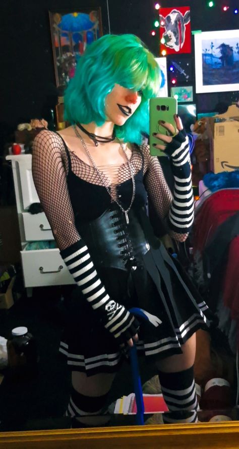 Emo Clown Outfit, Grunge Clown Outfit, Alt Clown Outfit, Cripplepunk Aesthetic, Goth Clown Costume, Clown Girl Outfit, Clown Halloween Outfit, Goth Clown Outfit, Dyed Hair Green