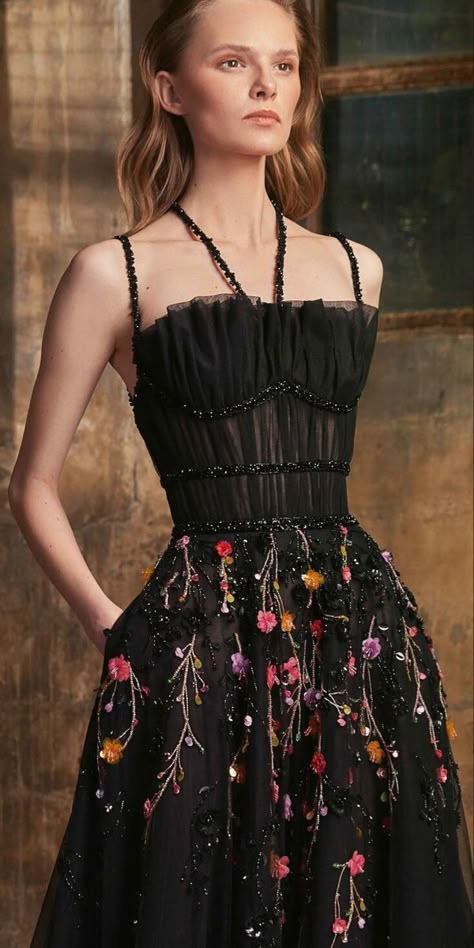 Black Floral Gown, Look Gatsby, Tulle Evening Gown, Dress Photography, Hollywood Style, Tony Ward, Floral Gown, Gala Dresses, Glam Dresses