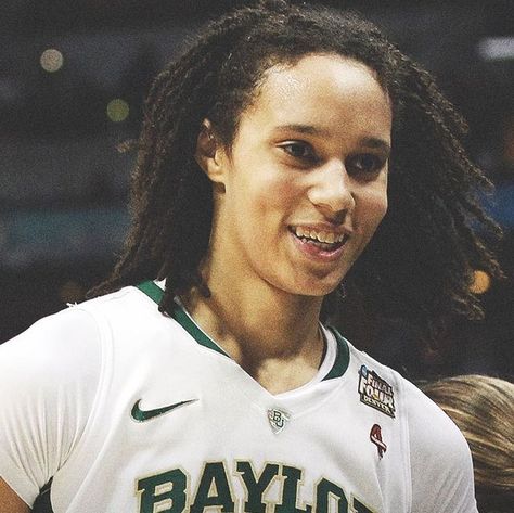 ESPN on Instagram: "The Phoenix Mercury star twice led Baylor to the Final Four during her college career, including a perfect 40-0 national championship season as a junior 👏" Phoenix Mercury, Final Four, National Championship, Phoenix, Career, Led, Stars, On Instagram, Instagram