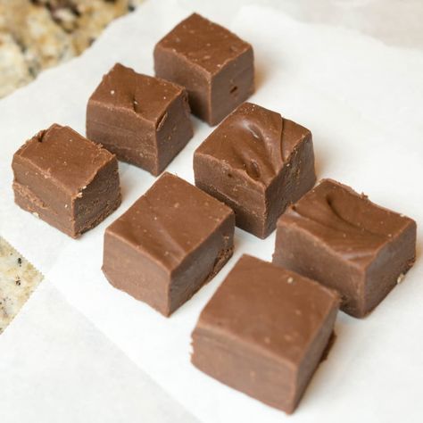 Decadent and sweet with a creamy texture. You'll never make another fudge recipe again once you try this best chocolate fudge recipe ever that takes only 5 minutes! Best Ever Fudge Recipe, Andes Mint Fudge, Fudge Recipe Without Condensed Milk, Fudge Recipe Condensed Milk, Best Chocolate Fudge Recipes, Best Chocolate Fudge, The Best Fudge, Mint Fudge, Best Fudge