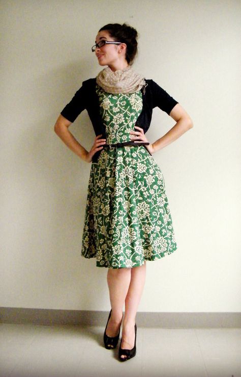 I’ve got a crush on this look from the ModCloth Style Gallery! Modcloth Style Gallery, Retro Vintage Dresses, Mod Dress, Moda Vintage, Fashion Gallery, Mode Vintage, Retro Stil, Modest Dresses, Modest Outfits