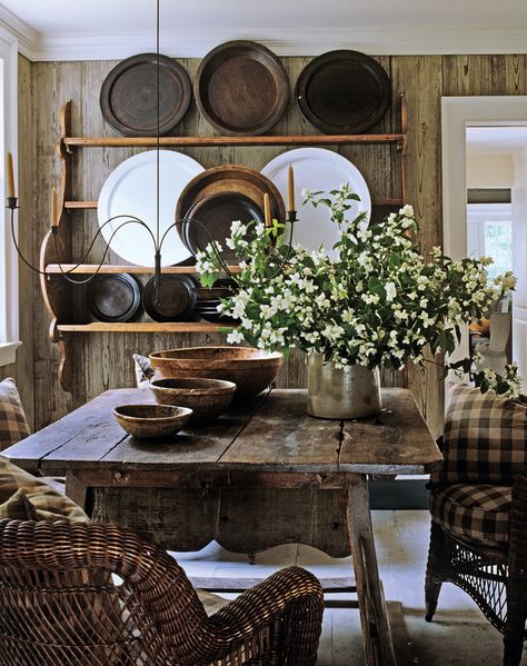 Nancy Braithwaite, Primitive Dining Rooms, Country Style Interiors, Plate Rack, Neutral Room, Country Living Magazine, Rustic Dining Room, Plate Racks, Living Magazine