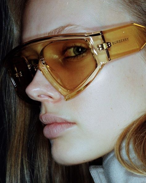 Vitali Gelwich, Vintage Runway Fashion, Boujee Aesthetic, Trendy Glasses, Stylish Glasses, Trending Sunglasses, Eyewear Design, Boho Casual, Eyewear Frames