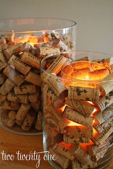 Wine cork crafts? OH YES! Wine Cork Candle Holder, Cork Candle Holder, Wine Cork Candle, Cork Candle, Wine Cork Projects, Cork Projects, Diy Projektit, Cork Diy, Wine Cork Crafts