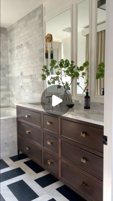 Ines Mazzotta on Instagram: "Incorporating an interesting floor design is one of the easiest ways to elevate a bathroom. In our Boys’ bathroom we used Marquina Nero and Carrara Bianco tiles to create this large scale pattern that creates a sense of drama and stands in contrast to the more subdued subway tile surrounding the tub. 

#vogueliving #smmakelifebeautiful #verandamag #ggathome #homewithrue #mydomaine #sodomino #elledecor #smploves #archdigest #houseandhome #mycollecteddecor #howyouhome #decor8 #designsponge #flashesofdelight #theworldofinteriors #decorlovers #interior4you #myhousebeautiful #lonnyliving #interiors123 #luxeathome #mycuratedaesthetic #myoklstyle #mytradhome #torontointeriordesigner #torontodesigner" Bold Tile, Master Bath Design, Toronto Interior Design, Subway Tiles Bathroom, Timeless Bathroom, Modern Flooring, The World Of Interiors, Shower Fixtures, Vogue Living