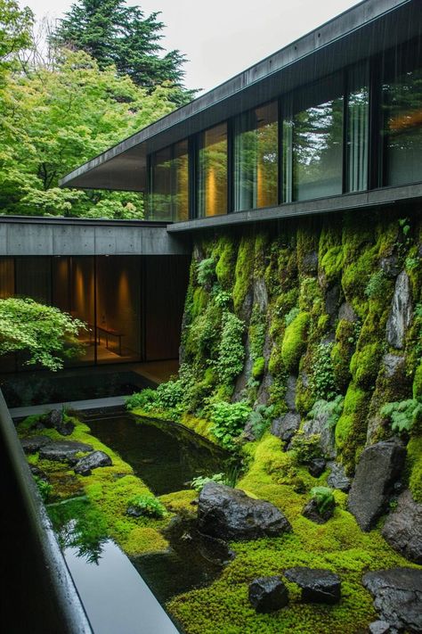 Japanese Garden House Modern, Japanese Courtyard Garden Small Spaces, Japanese Vegetable Garden, Small House With Courtyard, House With Courtyard In The Middle, Japanese Modern House Minimalism, Inner Courtyard House, Courtyard Japanese, Central Courtyard House