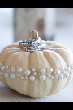 Pumpkin Centerpieces Wedding, Pumpkin Wedding, Wedding Fall, Wedding Inspiration Fall, Fall Wedding Colors, Maryland Wedding, October Wedding, Halloween Wedding, White Pumpkins