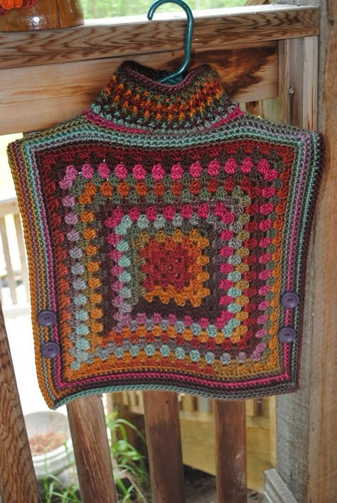 Granny Square Poncho Pattern, Square Poncho Pattern, Granny Square Poncho, Sunburst Granny Square, Crochet Squares Afghan, Arizona Sunset, Poncho Crochet, Gilet Crochet, Crochet Bolero