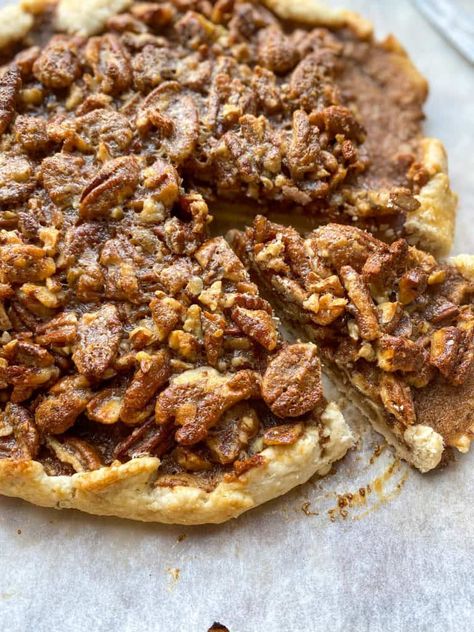 Pecan Galette - Fufu's Kitchen Pecan Pie Galette, Pecan Galette, Pecan Pie Tarts, Classic Pecan Pie, Pecan Desserts, Buttery Pie Crust, Pecan Tarts, Galette Recipe, Ginger Nut