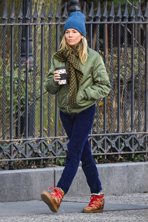 Sienna Miller’s Winter Boots Prove Style & Warmth Aren’t Mutually Exclusive Sienna Miller Style, Cozy Winter Boots, Cotton Pants Women, Warm Drinks, Hollywood Actress, Sienna Miller, Celeb Style, Early Fall, Fall 2023