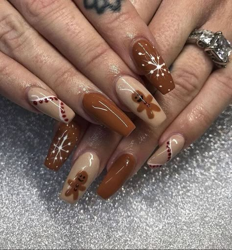 Trending Acrylic Nails Christmas, Christmas Nail Designs Brown, X Mas Nails Christmas Ideas, Cute Nails For December, Nails In December, Nails Krismas, December Acrylics, Cute Nail Ideas Winter, Seasonal Nail Ideas