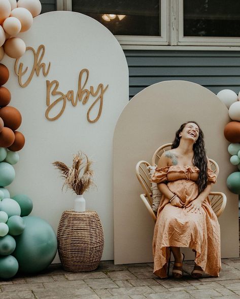 Babyshowerparty Gender Neutral, Boho Theme Baby Shower Ideas Boy, Soft Baby Shower Theme, Boho Neutral Baby Shower Ideas, Earthy Baby Shower Theme, Genderless Baby Shower Ideas, Baby Shower Ideas No Gender, Boho Baby Shower Backdrop Ideas, Baby Shower Decor Neutral