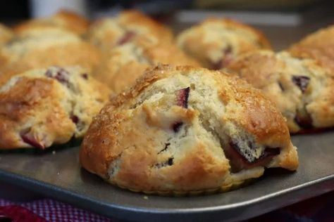 Spiced plum muffins | Ten More Bites Plum Muffins Recipe, Plum Recipes Easy, Plums Recipes Dessert, Plums Recipes, Plum Muffins, Mexican Quinoa, Recipes Muffins, Plum Recipes, Yogurt Muffins