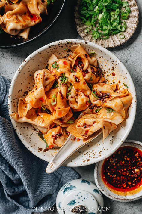 Spicy Food Photography, Homemade Soy Sauce, Chines Food, Thai Place, Chili Oil Recipe, Honey Garlic Pork Chops, Wonton Recipes, Dumplings Recipe, Favorite Recipes Dinner