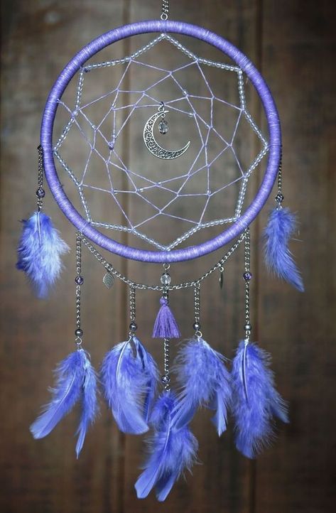 Dreamcatcher Tutorial, Purple Dream Catcher, Making Dream Catchers, Crystal Suncatchers Diy, Diy Dream Catcher Tutorial, Dream Catcher Tutorial, Dream Catcher Patterns, Dream Catcher Decor, Dreamcatcher Wallpaper