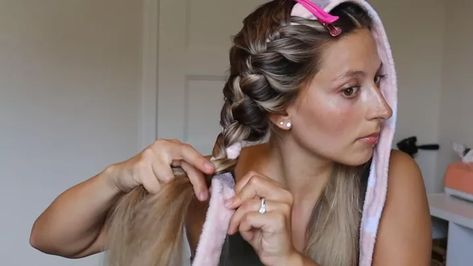 Diy Overnight Curls Wet Hair, Overnight Curls With Wet Hair Tutorial, How To Wrap Heartless Curls, Robe Overnight Curls, Heartless Curls Overnight Robe Tie, How To Wrap Heatless Curls Overnight, Dry Curls Overnight, Sleep Braids Overnight Curls, Heatless Curls Overnight Mid Length Hair